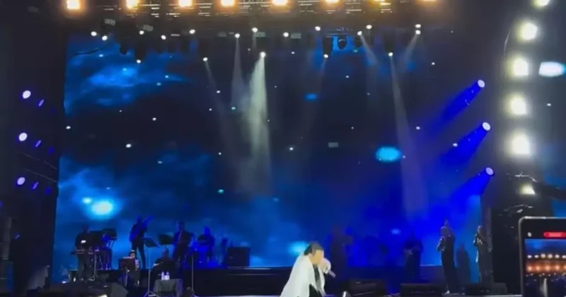 Konserde talihsiz anlar: Şarkıcı Bayhan sahnede yere düştü