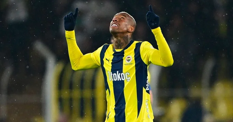 Fenerbahçe de Talisca kadro dışı kaldı