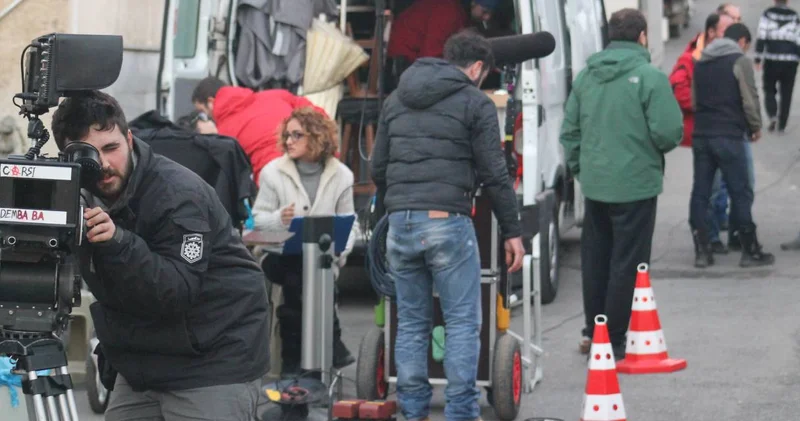 Set ziyaretinde hayatını kaybetti: Yönetmen gözyaşlarına boğuldu