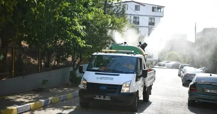 Kocaeli nde yaz aylarında bulaşıcı hastalıklara karşı ilaçlamalı önlem: Mahalle mahalle geziyorlar