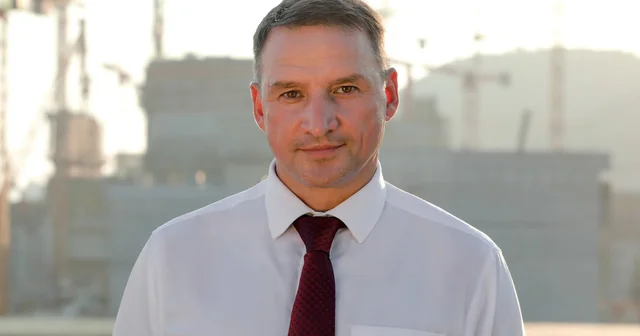 Akkuyu NGS çalışanları aileleriyle birlikte Büyükeceli Plajı nı temizledi Mersin Haberleri