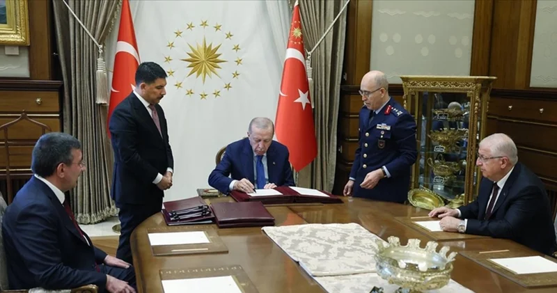 YAŞ KARARLARI 2025 SON DAKİKA: 5 Ağustos 2025 Yüksek Askeri Şura (YAŞ) toplantısı kararları ve sonuçları açıklandı! İşte TSK terfi ve emeklilik kararları