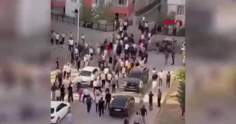 Çocukların kavgasına aileler de karıştı! Ortalık savaş alanına döndü