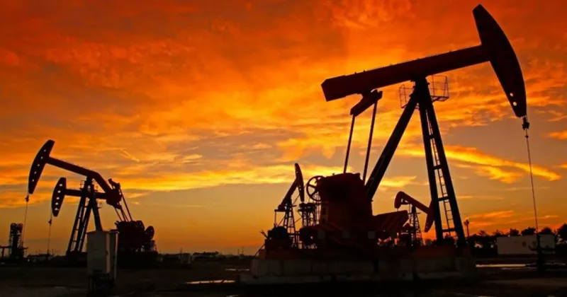 Rusya nın petrol ve doğalgaz gelirlerinde büyük düşüş: 9,8 milyar dolar geriledi!
