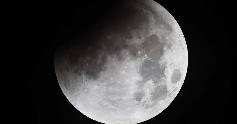 Flaş iddia... NASA, Ay a nükleer reaktör göndermeye hazırlanıyor!