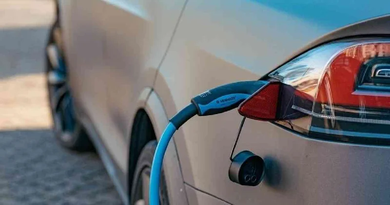 Türkiye de elektrikli otomobil satışları patladı: İlk kez 100 bini aştı
