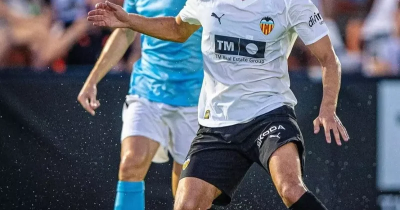 Valencia diretti! Trabzonspor devreye girdi: Fırtınaya on numara transfer