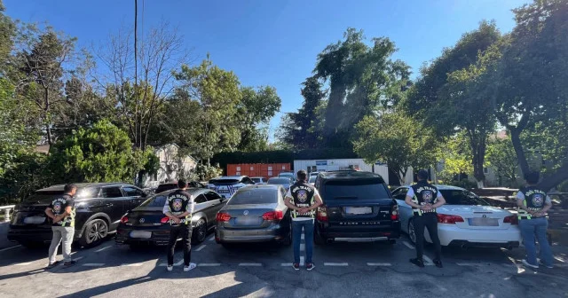 Konvoy yaparak trafiği engelleyen sürücülere ceza Gündem Haberleri