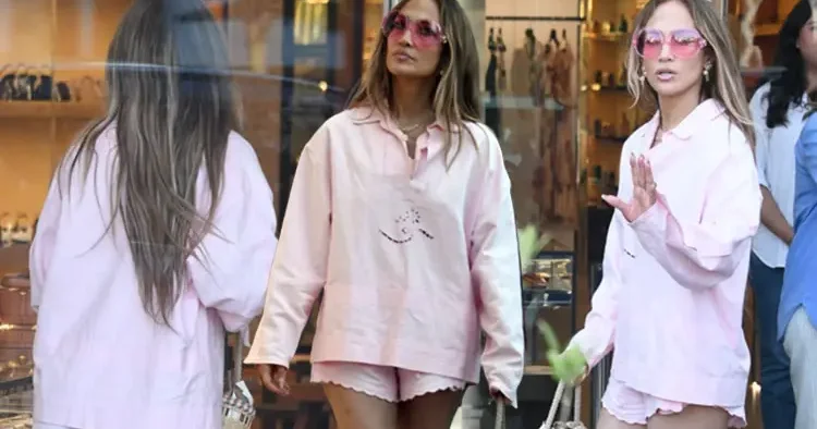 Jennifer Lopez İstanbul da mağaza kapattı... Milyonluk alışveriş yaptı!