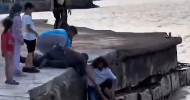 Polisten kaçan şahıs denize atladı: Ekipler efor harcamadan zanlıyı böyle yakaladı VİDEO İZLE