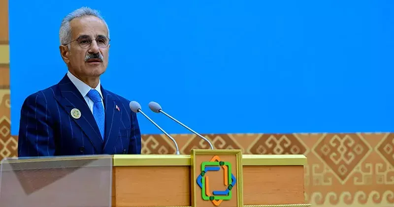 Bakan Uraloğlu: Gelişmiş altyapımız ve kapasitemiz, küresel bağlantısallığa stratejik bir merkez kazandırmaktadır