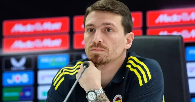 Feyenoord maçı öncesi Fenerbahçe de Mert Hakan Yandaş tan kaptanlık ve sakatlık açıklaması Fanatik Gazetesi Fenerbahçe (FB) Haberleri Spor