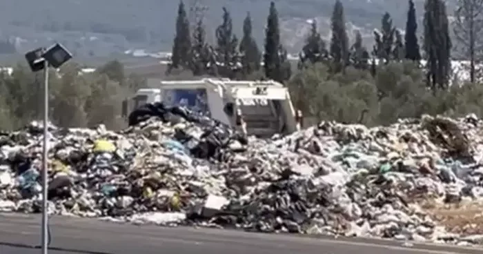 İzmir Kemalpaşa da çöp dağları oluştu