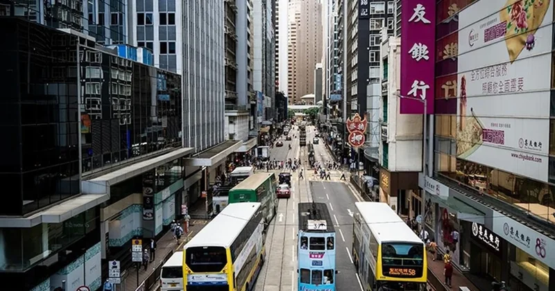 Hong Kong da en yüksek seviye olan siyah alarm verildi Sözcü Gazetesi