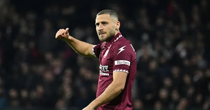 Fortuna Düsseldorf taraftarından Filistin e destek! İsrailli oyuncunun transferini engellediler