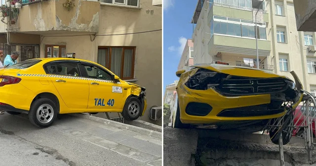 Kontrolden çıkan taksi duvarda asılı kaldı: Fren tutmadı buraya uçtum İstanbul Haberleri