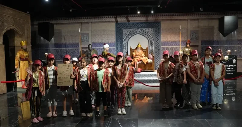 Konya da 3 Bin Öğrenci 6 Tarihi Mekânda 6 Tarihi Karakteri Tanıyor