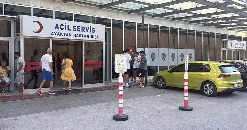 Bodrum da akrabalar arasında bıçaklı borç alacak kavgası; 1 ölü, 2 yaralı