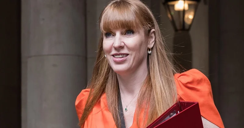 İngiltere Başbakan Yardımcısı Angela Rayner istifa etti