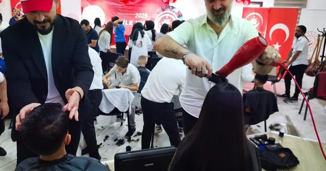 Gönüllü kuaförler, korunma altındaki 100 çocuğa saç bakımı yaptı Erzurum Haberleri