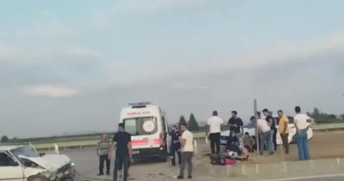 Adana da trafik kazası: 1’i çocuk 5 yaralı