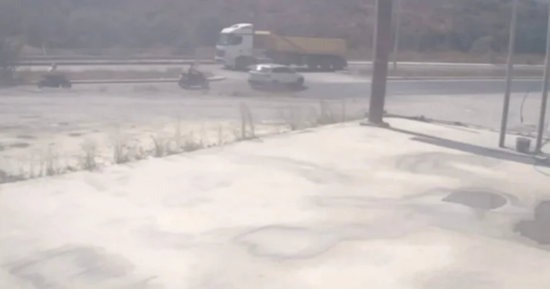 Arnavutköy de feci kaza: Art arda çarptılar