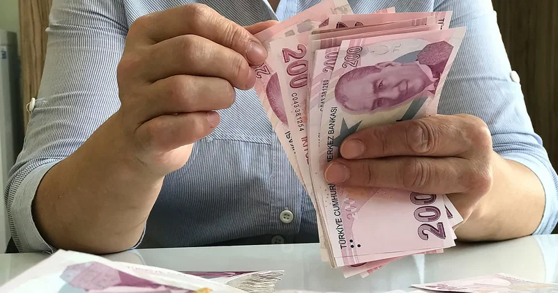 Ekonomik bulmaca, enflasyon ısrarcı büyüme yorgun!