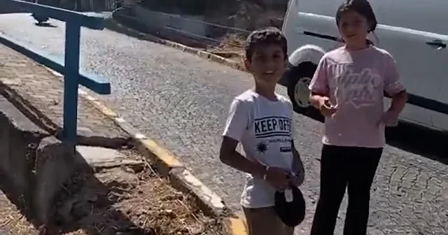 Bir kuryenin yola atlayan çocuğa karşı merhametli tavrı kalplere dokundu VİDEO İZLE