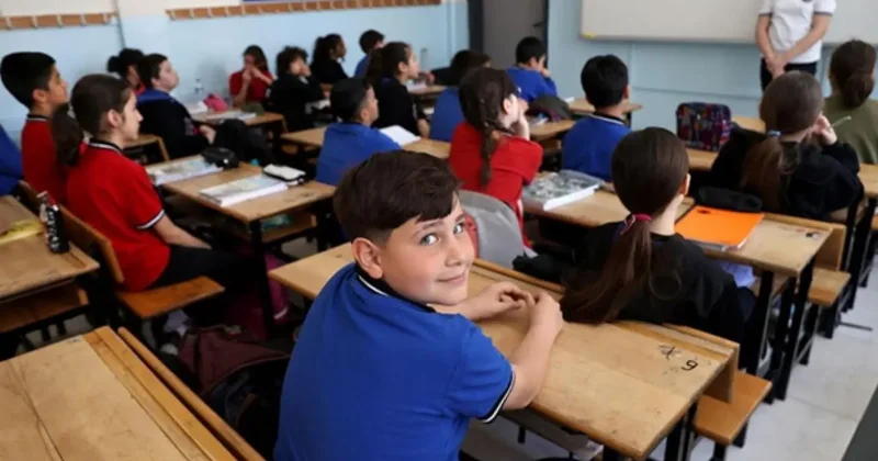 Okullarda ilk ders saat kaçta başlayacak? Flaş karar alındı