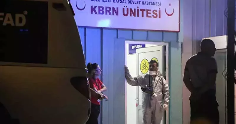 Otomobilin yakıt deposundaki maddeden etkilenen 9 polisin tamamı taburcu oldu