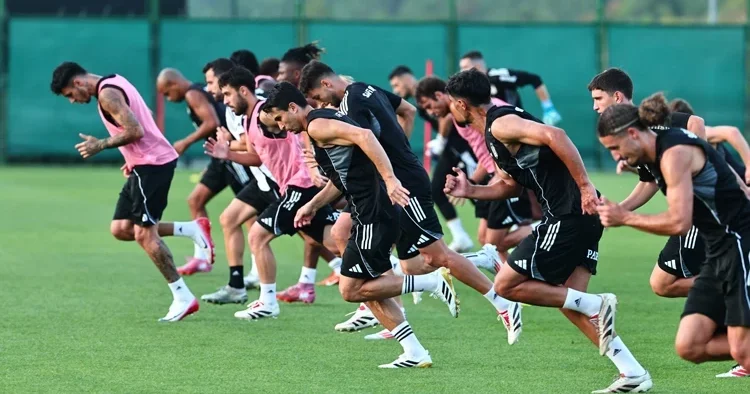 Beşiktaş ta Başakşehir maçı mesaisi!