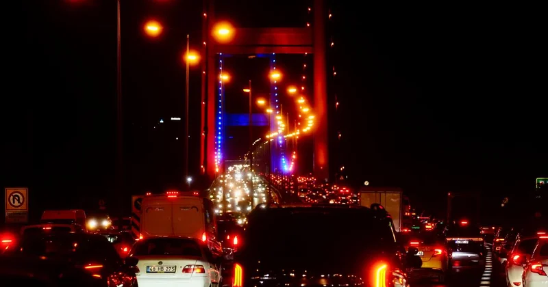 İstanbul da trafik yoğunluğu yüzde 80 e ulaştı