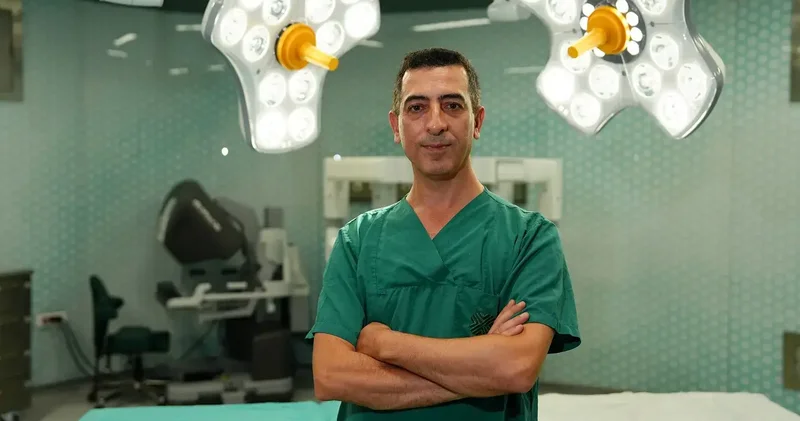‘Böbrek tümörlerinde robotik cerrahi konforlu tedavi sağlıyor’