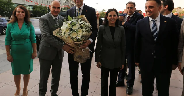 Enerji ve Tabii Kaynaklar Bakanı Bayraktar, Manisa Valilliği ni ziyaret etti Manisa Haberleri
