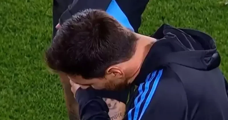 Hüngür hüngür ağladı! Messi den duygusal veda
