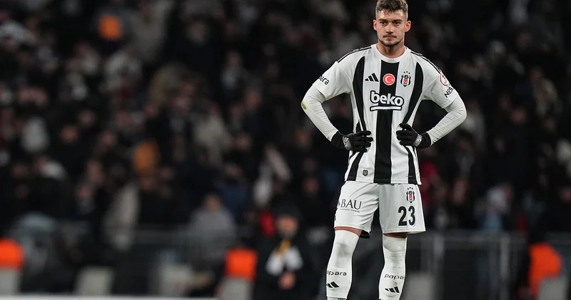 Trabzonspor, Beşiktaş tan Ernest Muçi yi kadrosuna katmaya çok yakın