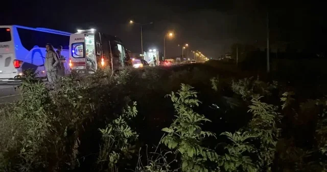Yoldan çıkan otomobil yeşillik alana daldı: Kazada üç yaralı Samsun Haberleri