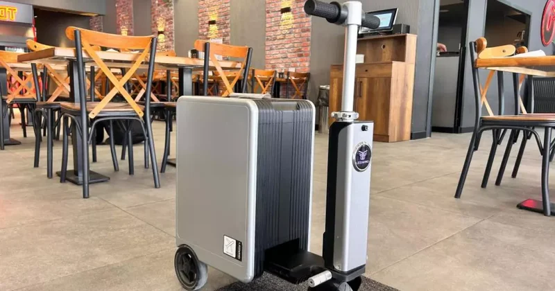 Başkentte scooter valizle paket servisi