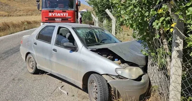 Çorum’da minibüs ile otomobil çarpıştı: 2 yaralı Hayat Haberleri