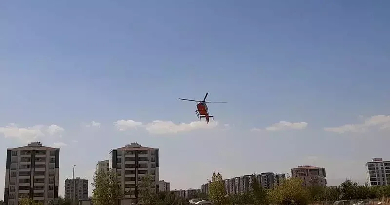 Ambulans helikopter, kalp krizi geçiren hasta için havalandı