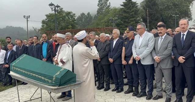 Bakan Uraloğlu, Trabzon da yakınının cenazesine katıldı Trabzon Haberleri