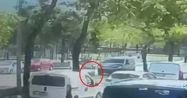 Hafif ticari aracın çarptığı yaya öldü: kaza kamerada Bursa Haberleri