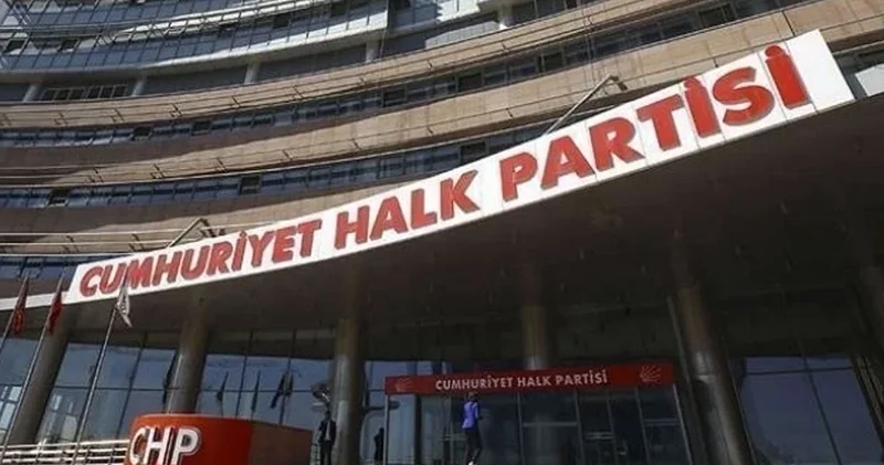 CHP’de istifa depremi