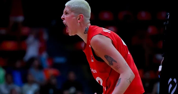 Dünya arenasında tarih yazdık! MVP Ebrar Karakurt