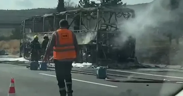 Adana’da yolcu otobüsü cayır cayır yandı VİDEO İZLE