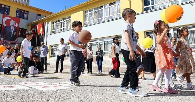 İstanbul da okullarda pazartesi günü 10.00 15.00 saatleri arasında eğitim verilecek