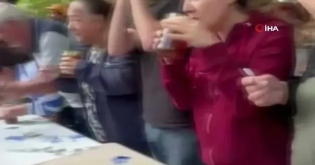 2 dakikada 1 kilogram bal yedi, izleyenler hayret etti