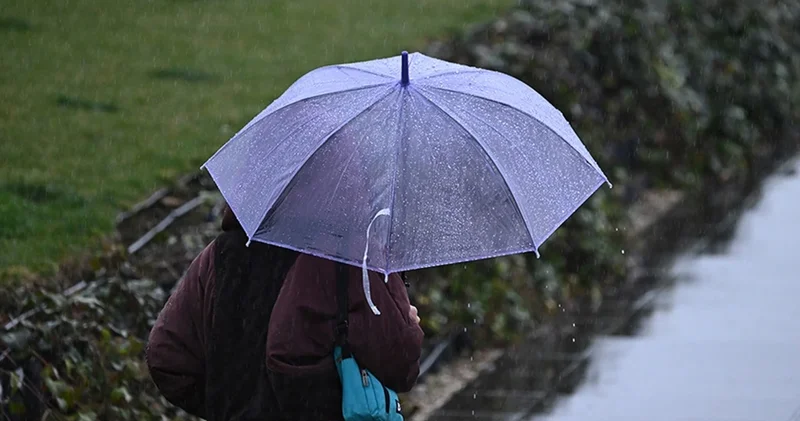 Meteoroloji yeni raporu yayımladı! İstanbul dahil birçok ile kuvvetli sağanak geliyor