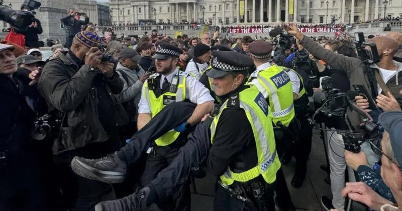 Londra’da Palestine Action yasağına protesto: 355 kişi gözaltına alındı