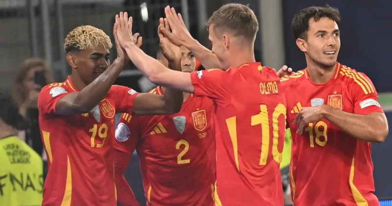 9 gollü çılgın düello! İspanya, finale yükseldi